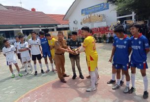 Jelang pembukaan Futsal, Ketua DPRD Lampura silaturahmi ke SMAN 1 Kotabumi