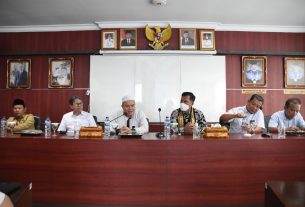 KUNJUNGAN SILAHTURAHMI Kepala LL-Dikti Wilayah 2 Minta IIB Darmajaya Tambah Guru Besar