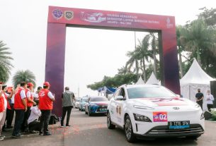 Kampanyekan Penggunaan Electric Vehicle, PLN Sukseskan Tour Mobil Listrik Jakarta-Bali Bersama Kemenhub