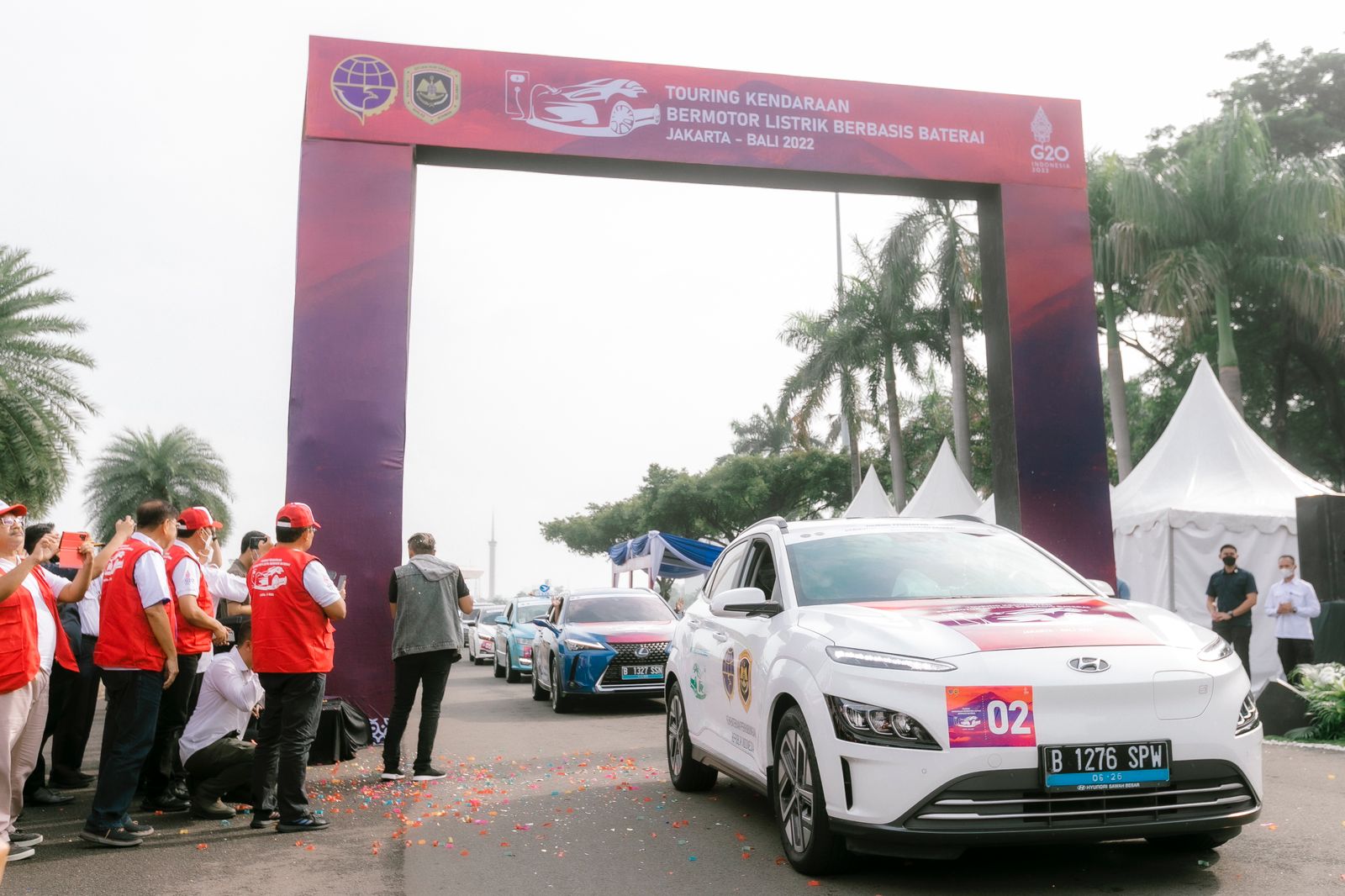 Kampanyekan Penggunaan Electric Vehicle, PLN Sukseskan Tour Mobil Listrik Jakarta-Bali Bersama Kemenhub