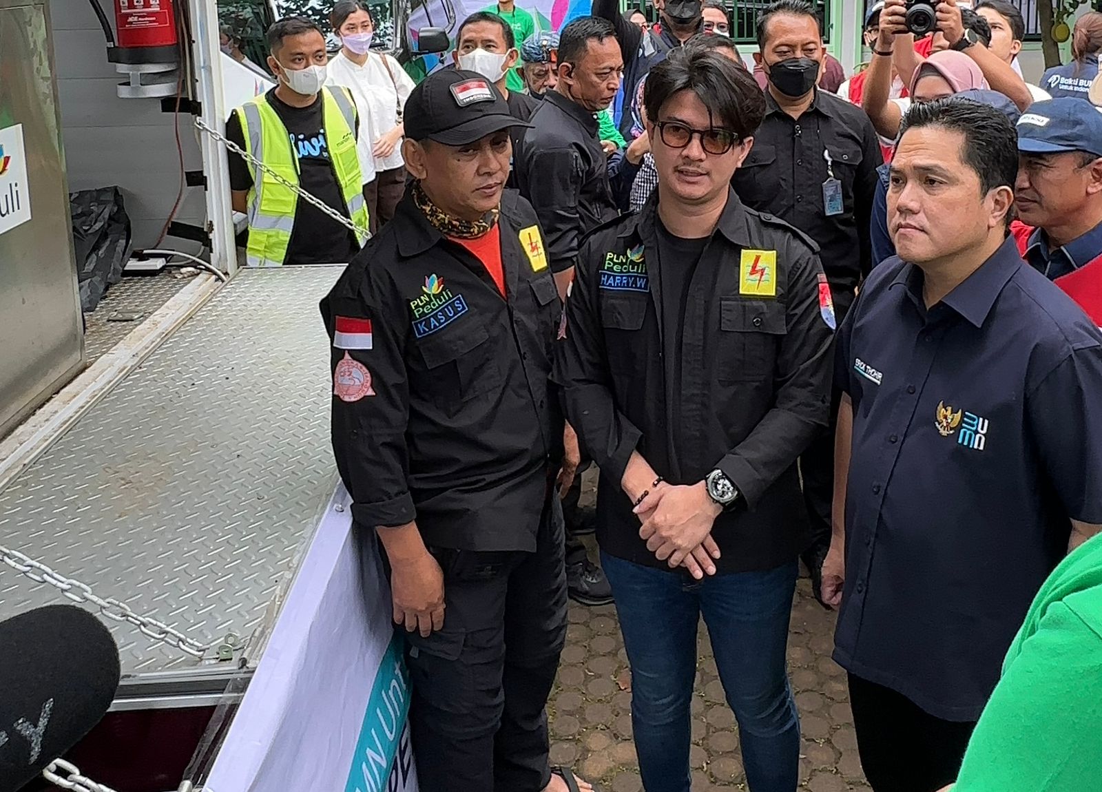 Kunjungi Korban Gempa Cianjur, Menteri BUMN Apresiasi Aksi PLN Hadirkan Food Truck