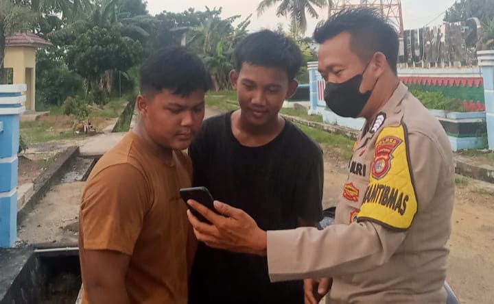 Polres Lampung Utara Sosialisasikan Aplikasi Polri Super App ke Masyarakat