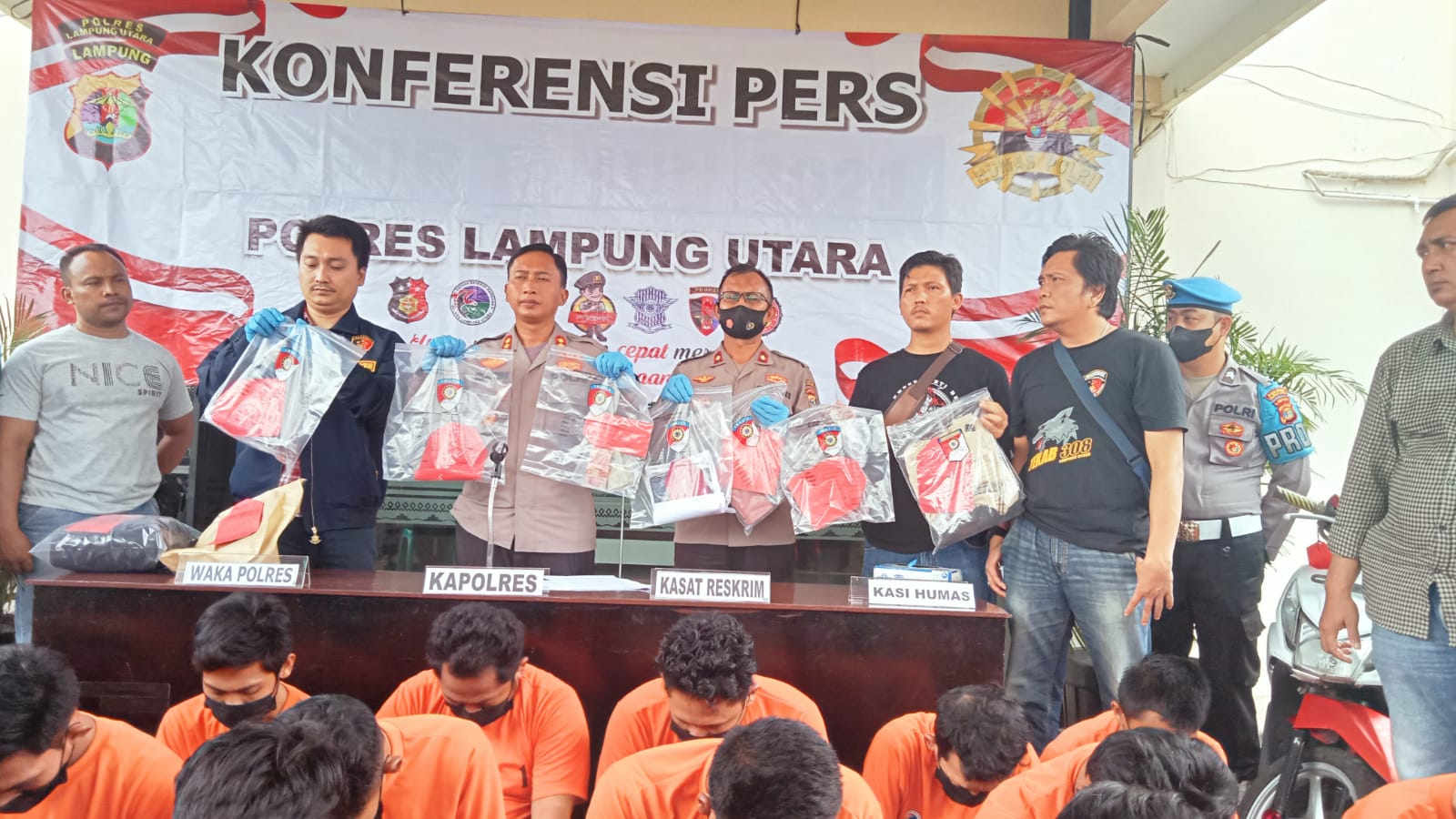 Polres Lampura ungkap 13 kasus dengan mengamankan 22 Pelaku