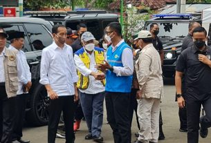 Presiden Tinjau Posko RS Sayang Cianjur, Pastikan Logistik Hingga Pasokan Listrik PLN Aman