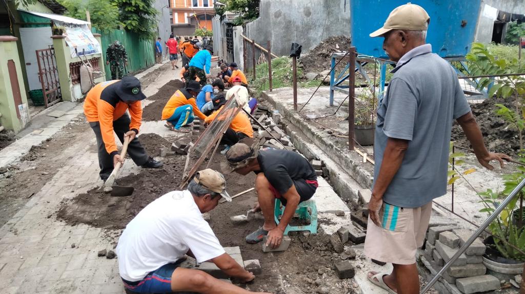 Sat Set..Das Des..!! Koramil 04/Jebres Bersama Masyarakat Selesaikan Sasaran KBD Tahap V di Wilayah Pucangsawit