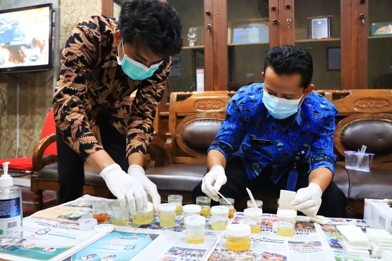 Staf Dinas Kominfotik Provinsi Lampung Ikuti Kegiatan Pembinaan Bahaya Narkoba dan Laksanakan Tes Urine