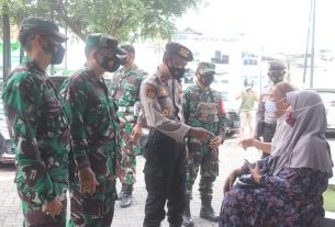 Tingkatkan Keamanan Di Wilayah, TNI-POLRI Laksanakan Patroli Gabungan