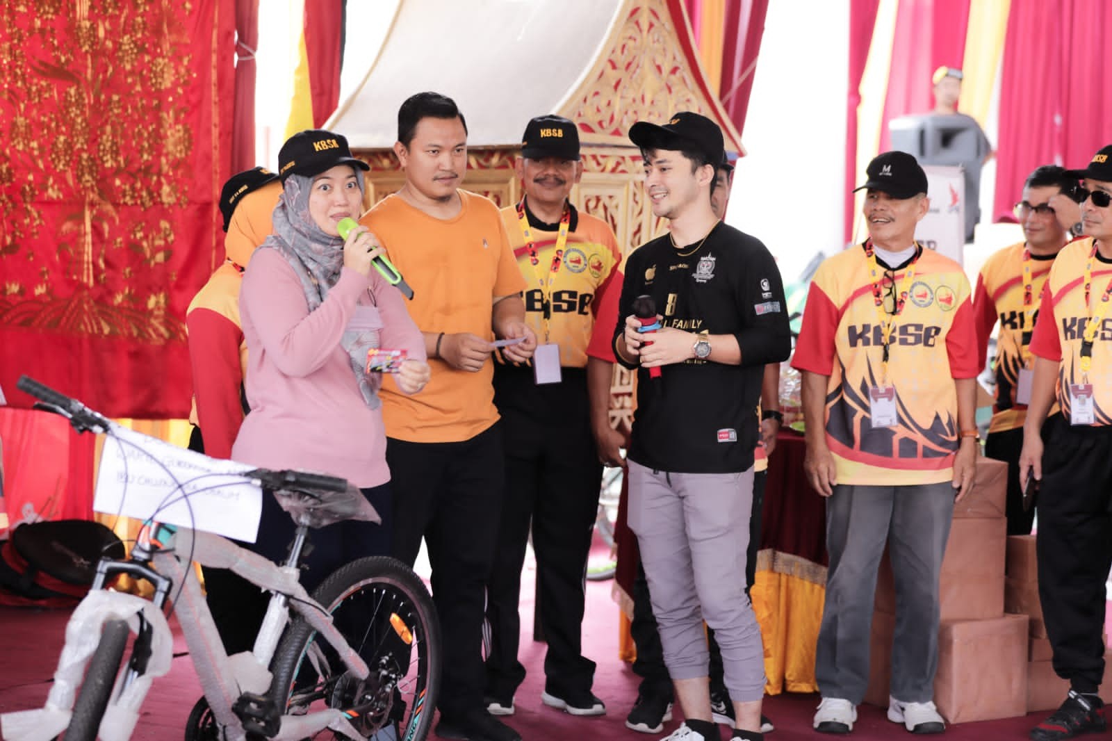 Hadiri HUT Keluarga Besar Sumatera Barat, Wagub Chusnunia Chalim Apresiasi Peran Tokoh dan Seluruh Anggota KBSB dalam pembangunan Lampung