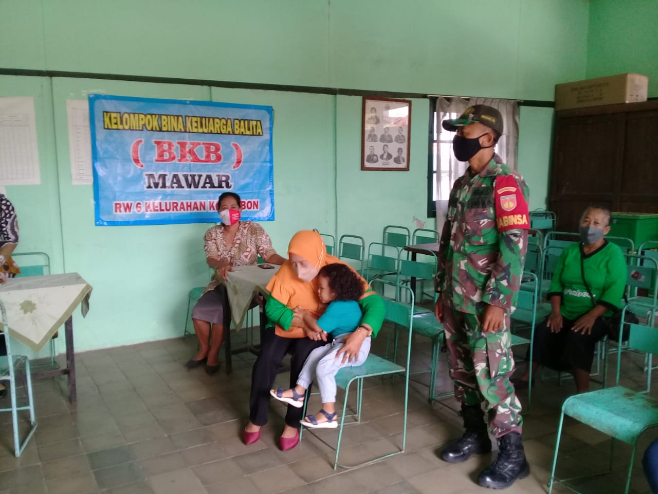 Wujud Nyata Peduli Warga, Babinsa Keprabon Dampingi Posbindu