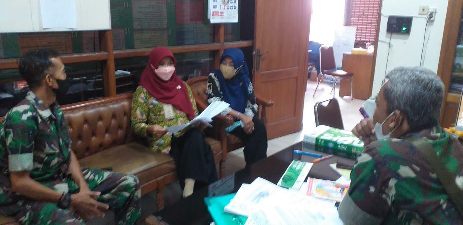 Wujud sinergitas Babinsa Serengan Komsos dengan perangkat Kelurahan