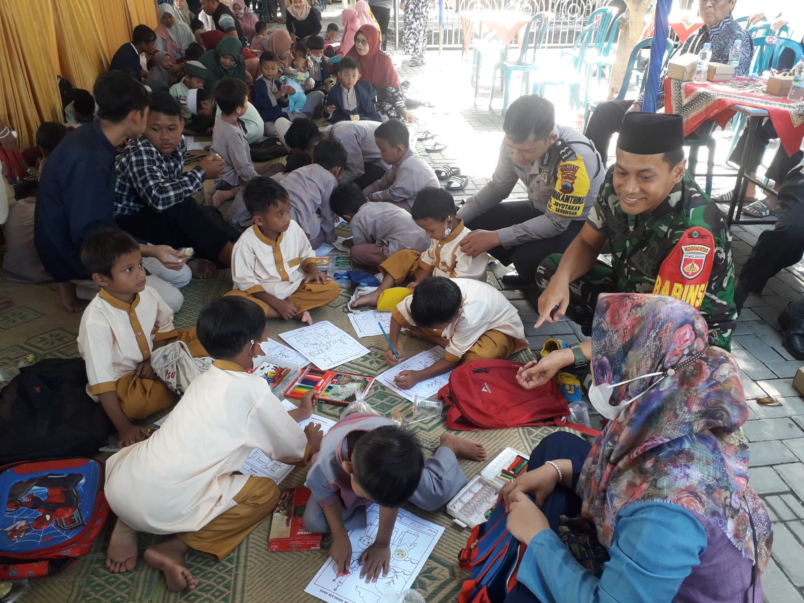 Sinergitas Babinsa & Bhabinkamtibmas Joyotakan dalam Hadiri Festival Anak Sholih