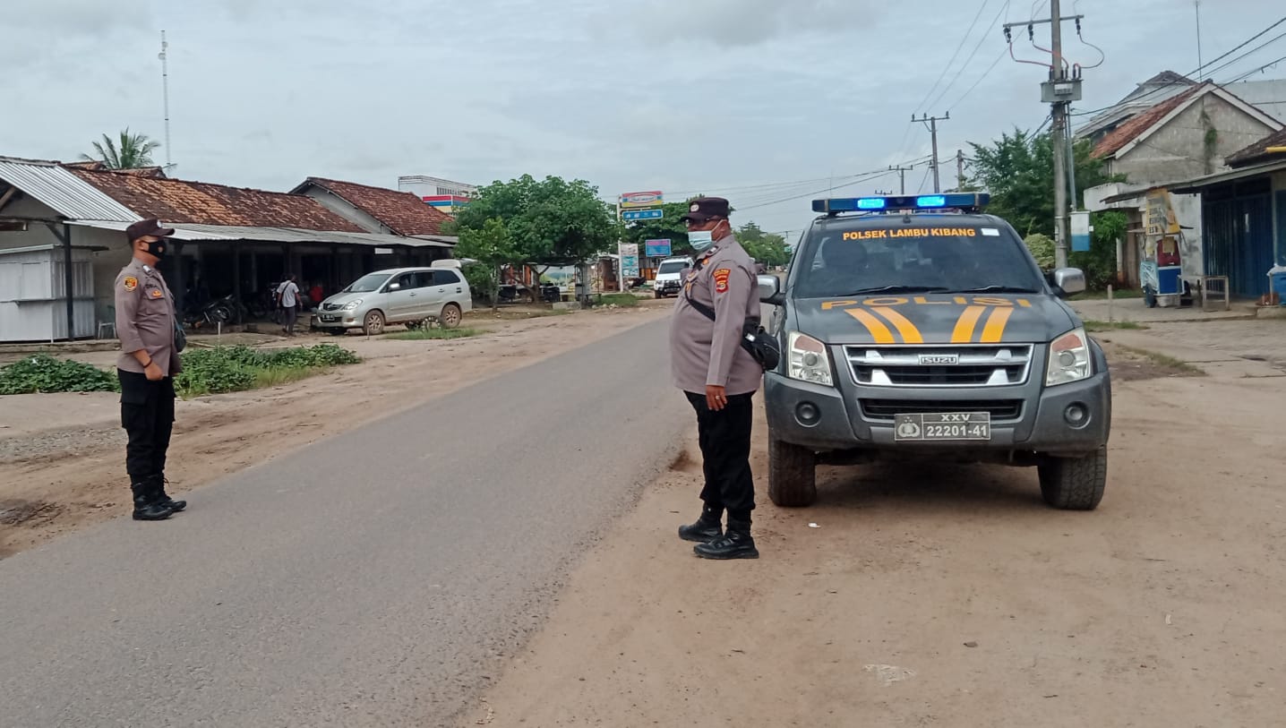 CEGAH GANGGUAN KAMTIBMAS DI HARI LIBUR, AIPTU HENDRA WIJAYA PATROLI CEGAH C3.