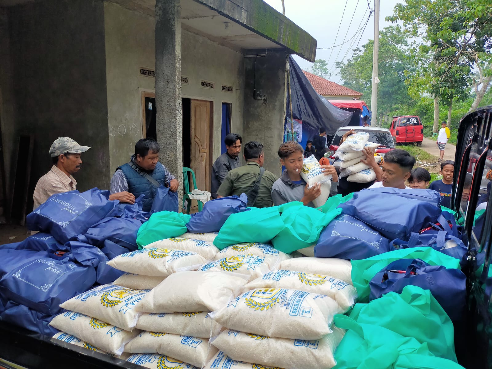 FIFGROUP Salurkan Bantuan bagi Korban Gempa Cianjur, Jawa Barat
