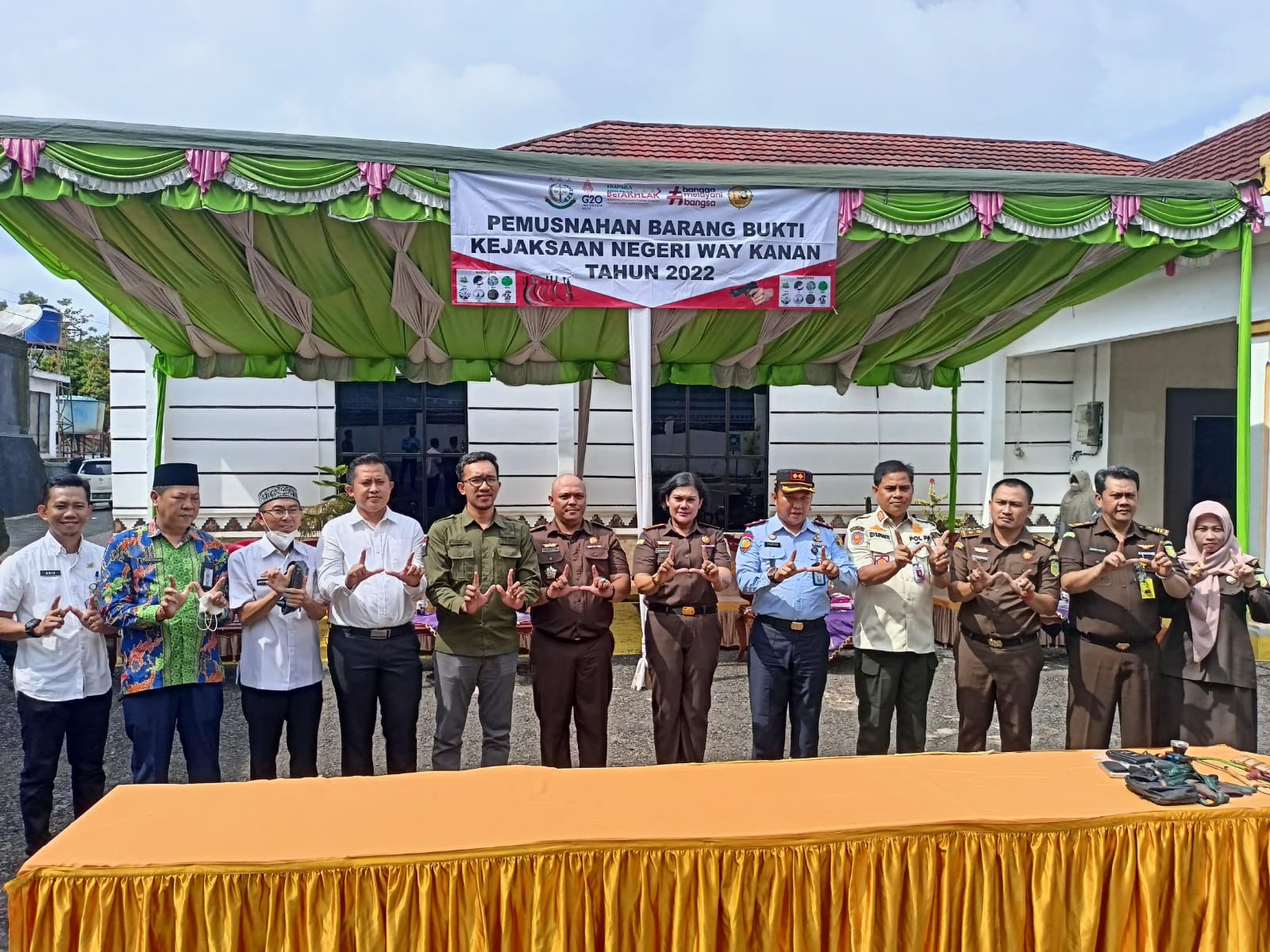 Kejari  Way Kanan   laksanakan  pemusnahan barang bukti (BB)  Tahun 2022