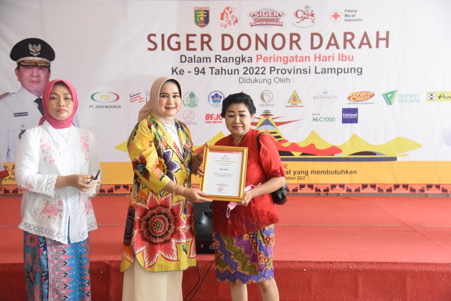 Ketua PMI Provinsi Lampung Meninjau Kegiatan Donor Darah Dalam Rangka Peringatan Hari Ibu ke-94