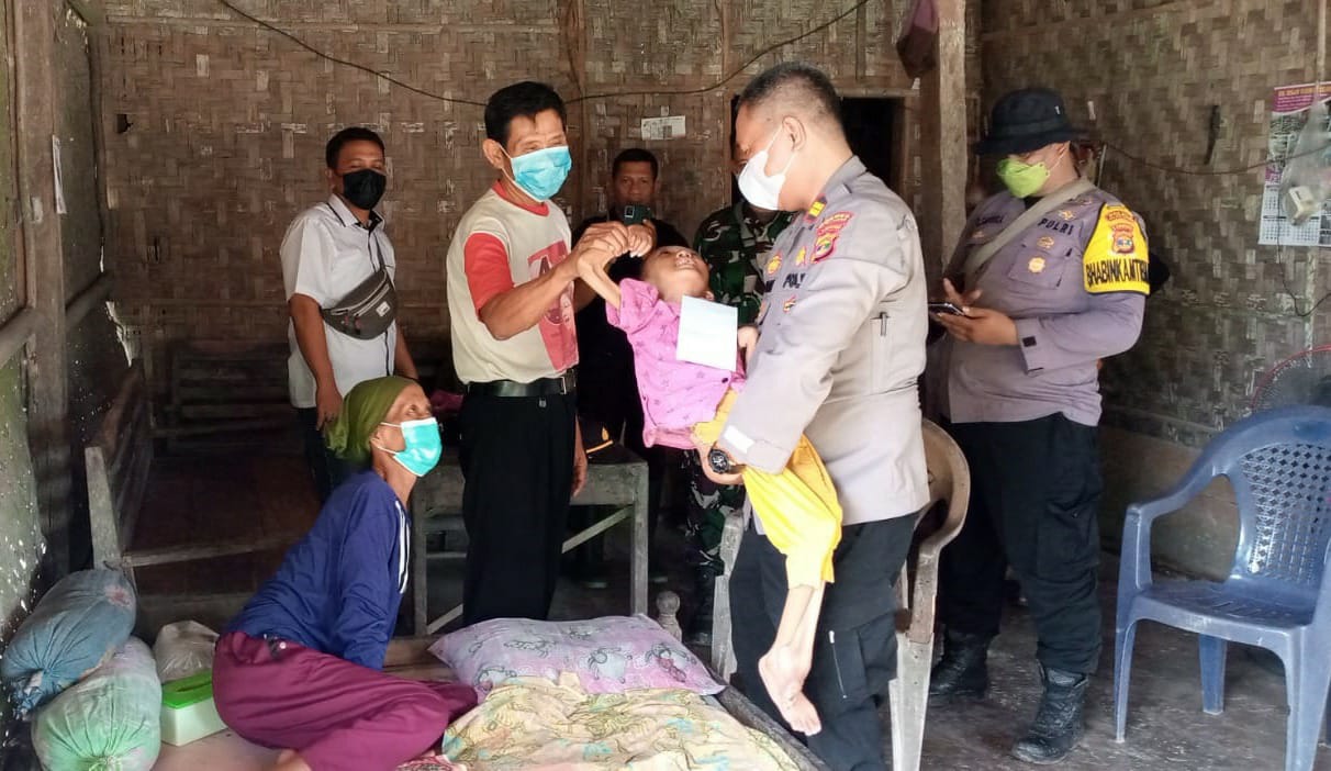 Polsek Dente Teladas Gelar Baksos Untuk Anak Penderita Stunting