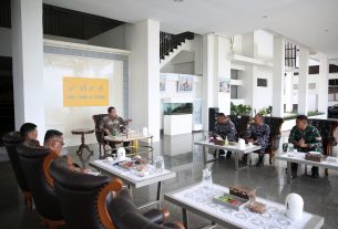 Terima Audiensi Danbrigif 4 Marinir/BS, Gubernur Arinal Ajak Bersinergi dalam Mendukung Pembangunan Lampung