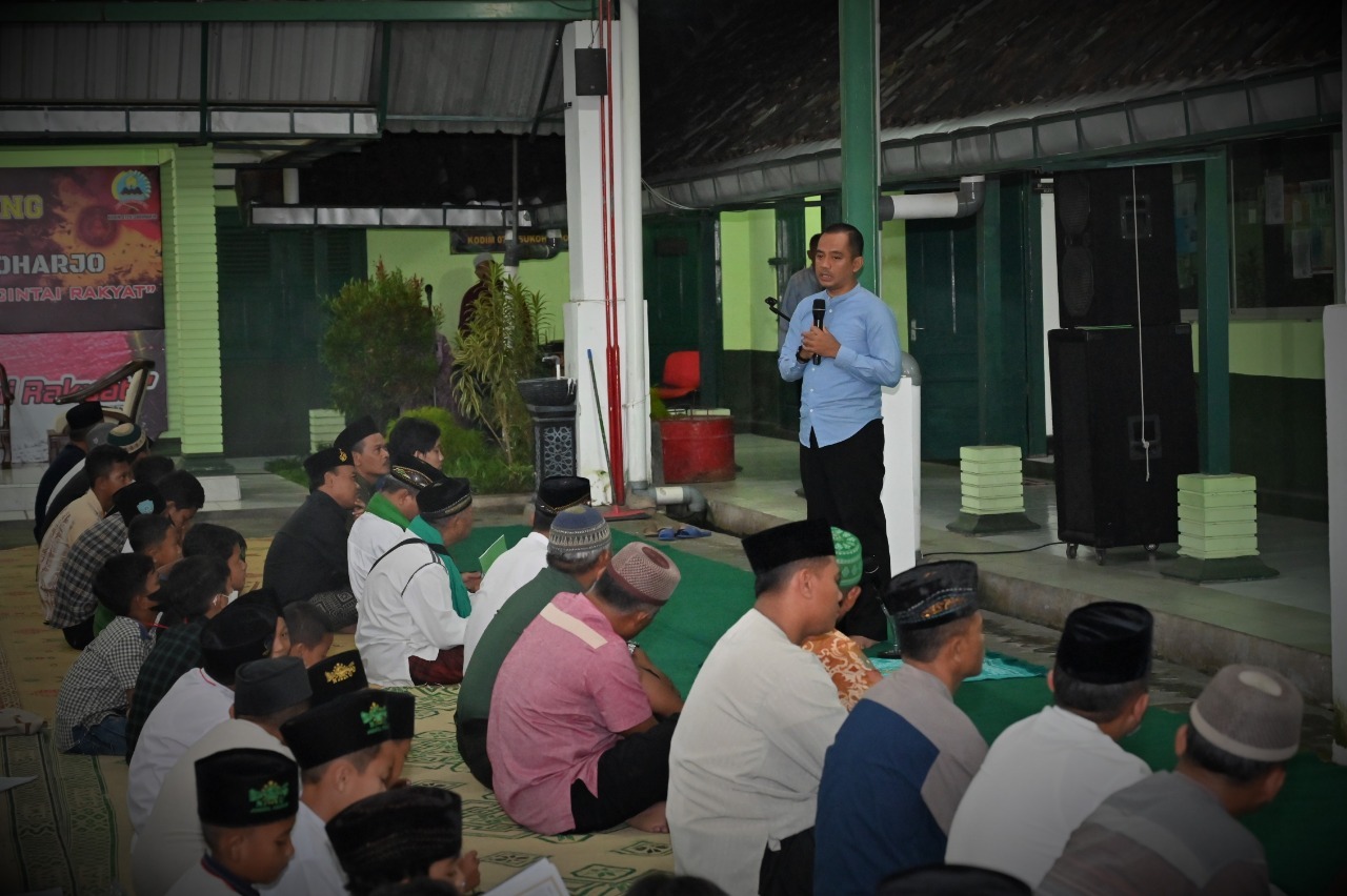 Yasinan Rutin di Makodim 0726/Sukoharjo, Dandim 0726/Sukoharjo berikan santunan kepada anak Yatim