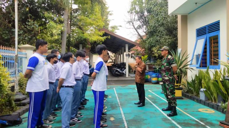 Bati Bakti TNI Bentuk Karakter Kedisiplinan Siswa di SMA 1 Kristen Surakarta