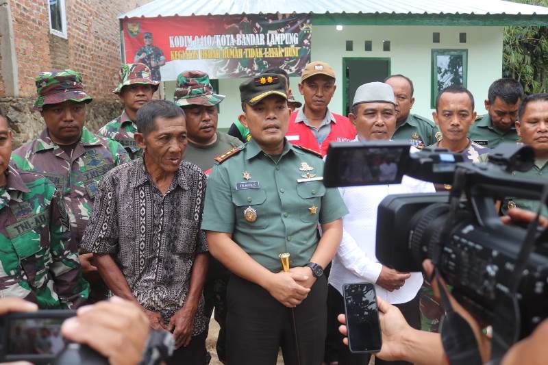 Bentuk Nyata Bhakti TNI, Kodim 0410/KBL Lakukan Bedah Tiga Unit RTLH Milik Warga Kurang Mampu