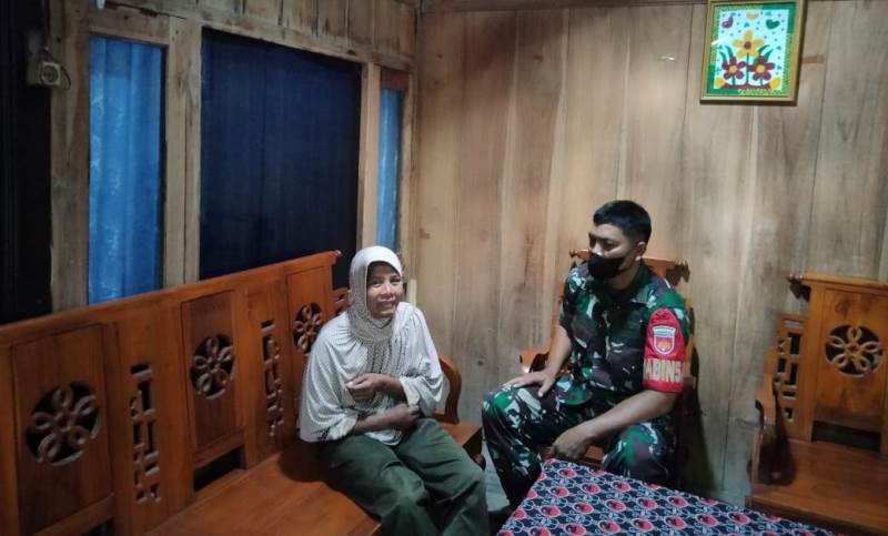 Berawal Dari Silaturahmi Tampak Keakraban Babinsa dan Warga