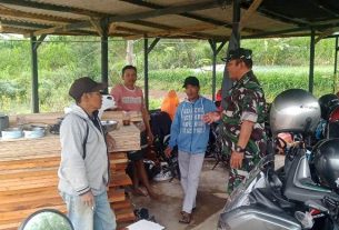 Berbagi Pengalaman Babinsa Komsos dengan Warga Selo