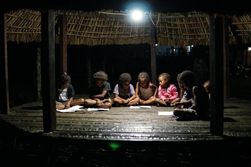 Bersama PLN Negara Hadir, 83.280 Desa di Indonesia Kini Nikmati Terangnya Listrik