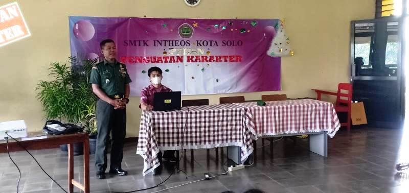 Danramil 02/Banjarsari Berikan Materi Wawasan Kebangsaan Kepada Siswa SMK Intheos