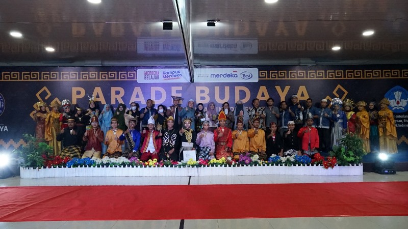 Diikuti 22 Mahasiswa dari Berbagai Universitas, IIB Darmajaya Gelar Parade Budaya PMM 2