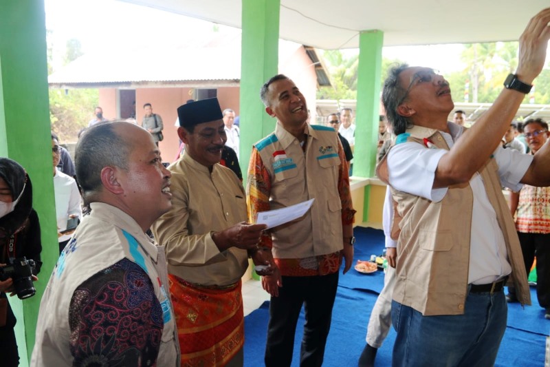 Gubernur Ridwan Djamaluddin Resmikan Listrik PLN di Pulau Rengit, Rasio Desa Berlistrik Bangka Belitung Kini Full 100 Persen