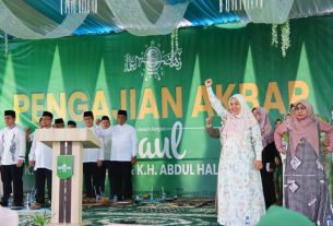 Hadiri Pengajian Akbar, Wagub Lampung Berikan 2 Unit Motor untuk seluruh PAC Muslimat se-Lamtim