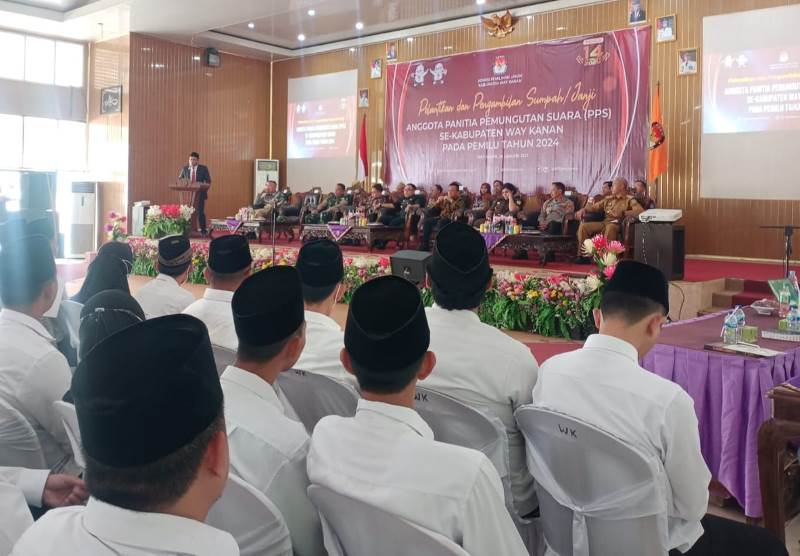 Ketua KPU Way Kanan Minta PPS yang Baru Dilantik Jaga Integritas dalam Pemilu 2024