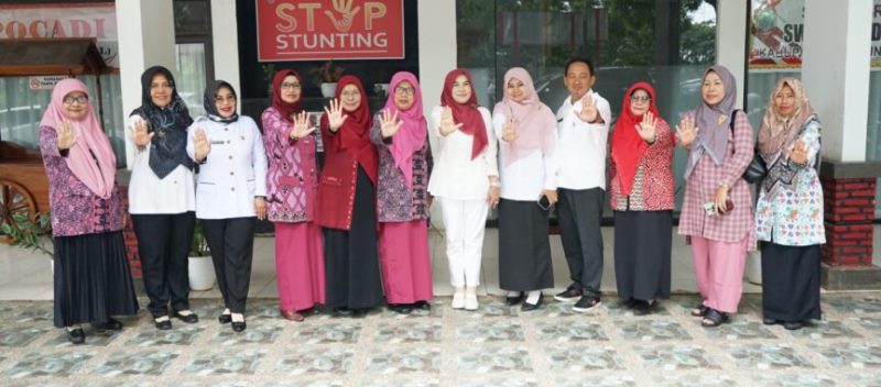 Ketua Tim Penggerak PKK Kabupaten Lampung Selatan menerima audiensi dari Gabungan Organisasi Wanita