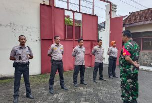 Latihkan Kedisiplinan,Babinsa Kelurahan Jajar Gembleng Security PT BIA Dengan Latihan PBB