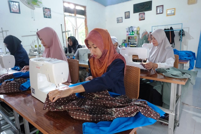 Lewat Program TJSL, PLN Dorong Pengembangan UMKM di Sulawesi