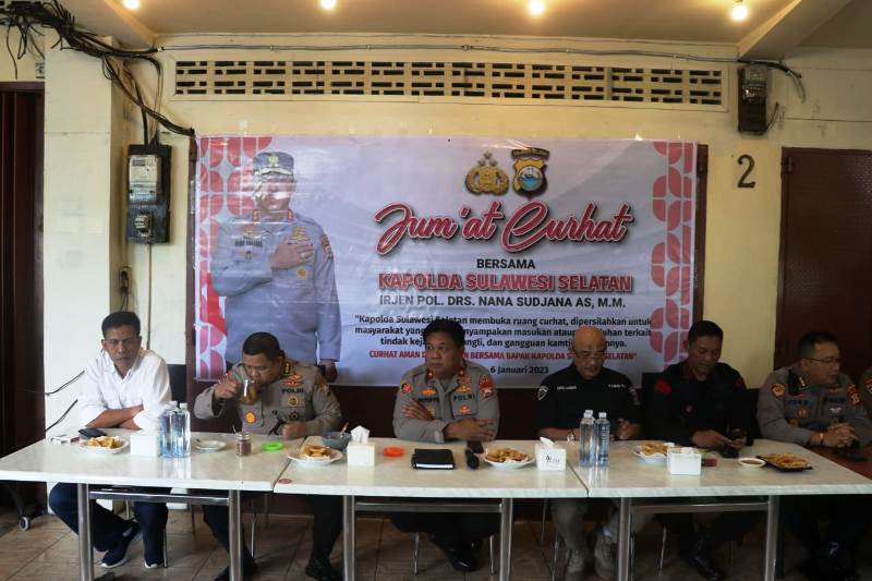 Jumat Curhat, Polda Sulsel Terima Aspirasi Warga Di Ben's Coffe Makassar