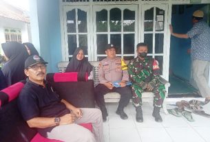 Polsek Banjar Agung Olah TKP Penemuan Mayat Tergantung di Pohon Jengkol