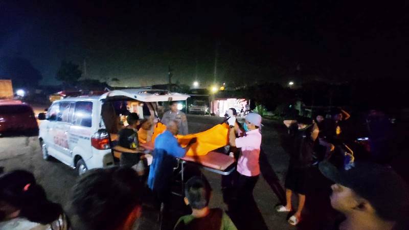Polsek Panjang Evakuasi dan Identifikasi Korban Tertabrak Kereta Api