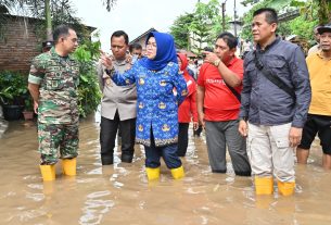Dandim 0726/Sukoharjo Bersama Bupati Dan Kapolres, Terjun Langsung Tinjau & Salurkan Bantuan Korban Banjir