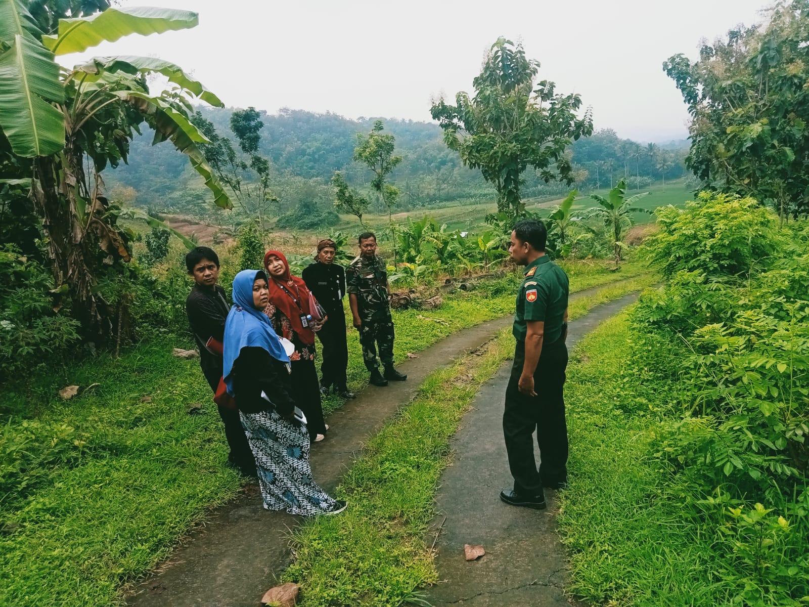 Danramil Simo Dampingi Tim Survey TMMD Sengkuyung Di Desa Gunung