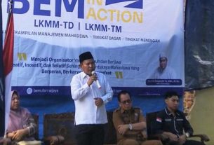 Gelar LKMM-TM di Sebalang, BEM IIB Darmajaya dan Orkem Lakukan Pengabdian Masyarakat