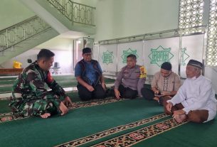 Babinsa Tipes Komsos dengan Tokoh Agama diwilayah binaan