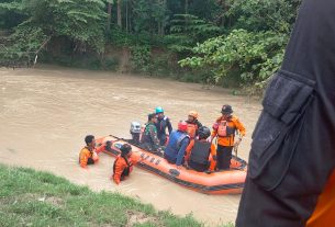 Koramil Kapas Bojonegoro bersama Polsek, BPBD dan Relawan Lakukan Pencarian Korban Tenggelam
