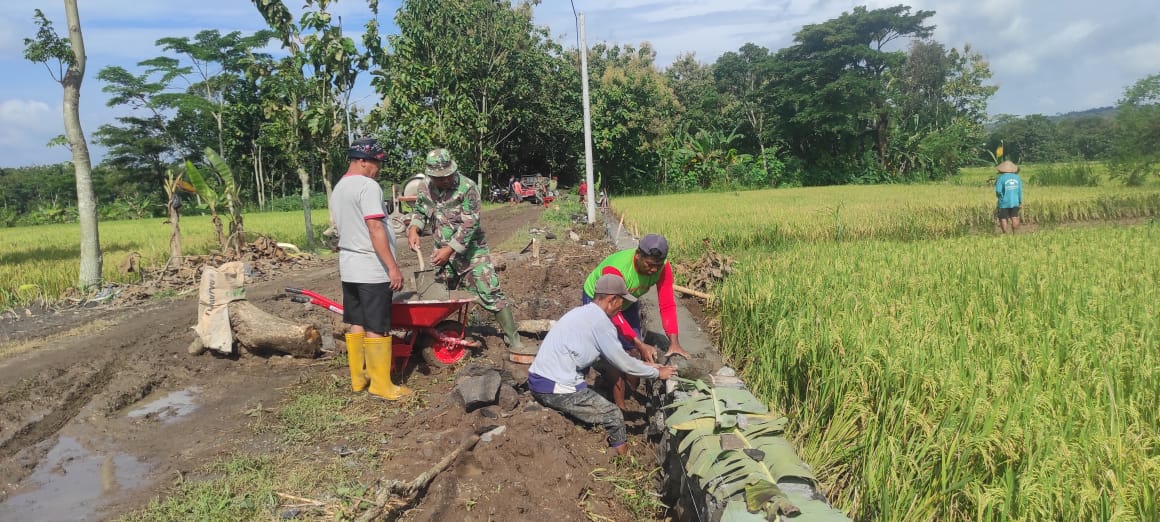 Koramil Simo bersama warga Laksanakan Pra TMMD Sengkuyung Tahap I Kodim 0724/Boyolali TA 2023.