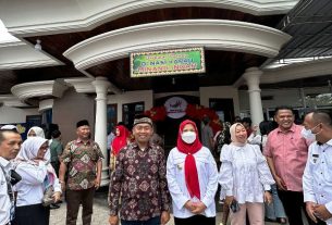 Join "Metal" Mukhlis Basri Bareng Junaedi Buka RM Nasi Kapau Minang Indah Korpri