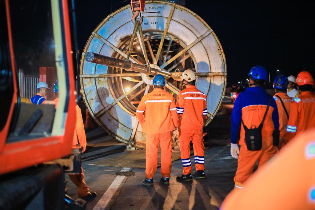 PLN Bekerja Keras Tingkatkan Keandalan Listrik Madura, Layanan ke Pelanggan Kini Pulih 100 Persen