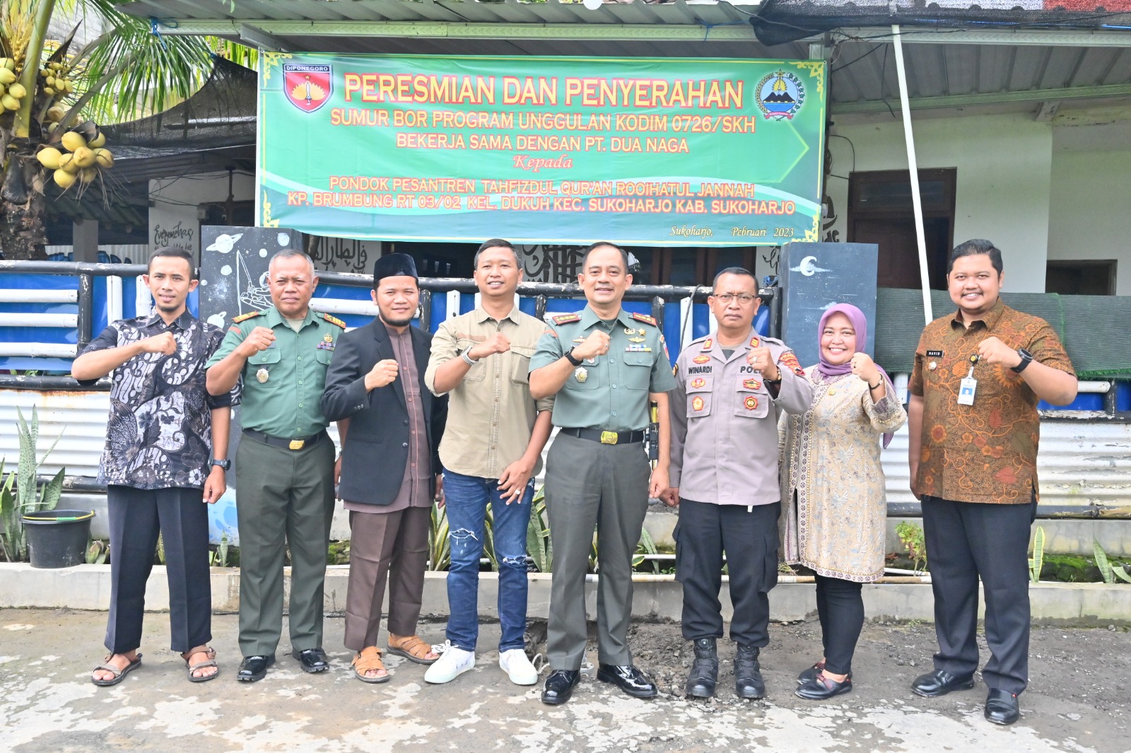 Penyerahan Sumur Bor dari Dandim 0726/Sukoharjo kepada Ustadz Sigit Wahyono