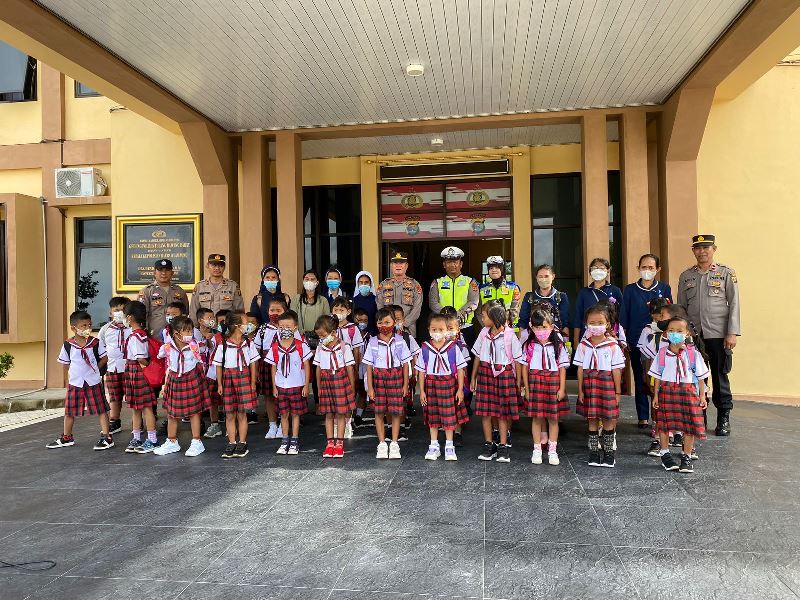 Polisi Sahabat Anak, Polres Tulang Bawang Barat Menerima Kunjungan Anak TK Tarakanita.