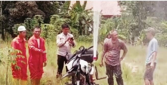 Polsek Sanga Desa Modifikasi Motor Menjadi Mesin Pompa Air Untuk Cegah Karhutla