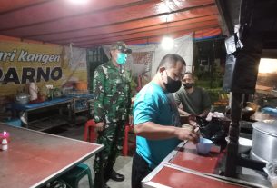 Rutinitas Piket Koramil 03/Serengan Patroli Malam Bersama Linmas